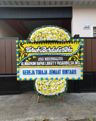 Papan Bunga Duka di Mangkung